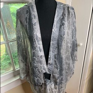 Snakeskin sheer cover / overblouse / tunic grey and white size 0/S NWT